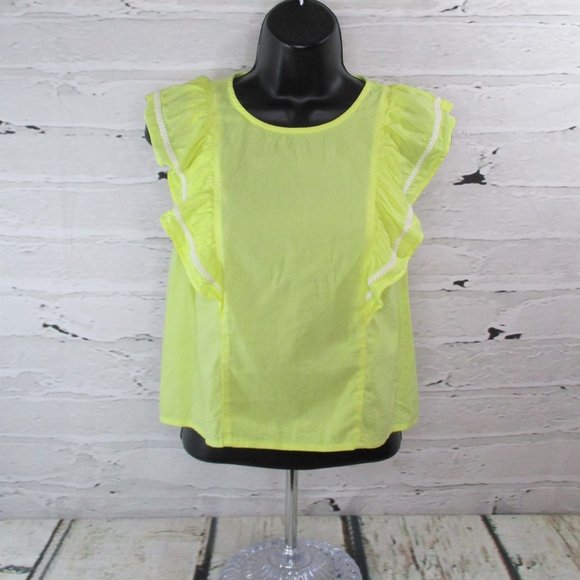 Banana Republic Tops - Banana Republic Petites Ruffled Cropped Sleeveless Top